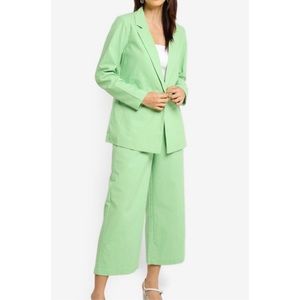 Charlie Holiday Linen Suit 2 Piece Set